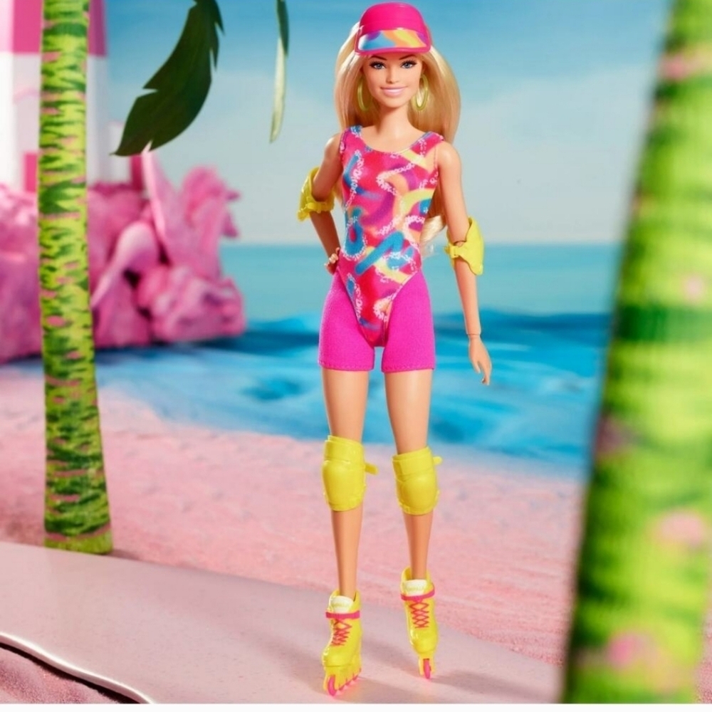 NIB Barbie The Movie Collectible Doll, Margot Robbie in Inline Skating outfit